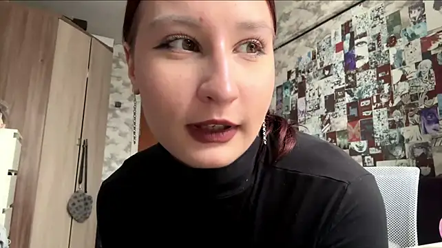 SuzanMoote Show in webcam