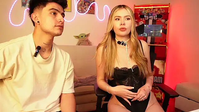 tommy_and_sophie's Live XXX Chat