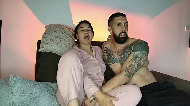 Alyssa_and_DAngelo Adlı Modelin Web Kamerası Şovu
