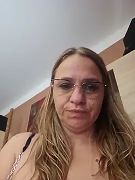 Онлайн чат XXX BLONDKICIA1