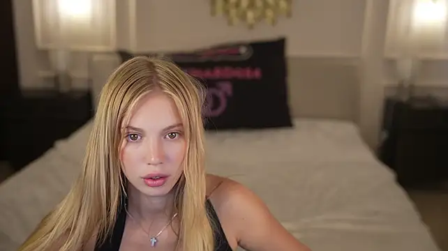 Suzan_Mayer Adlı Modelin Canlı XXX Sohbeti