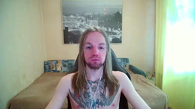 AdamDickens 即時 XXX 聊天