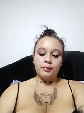 Chatroom XXX en direct de patty_squirt_
