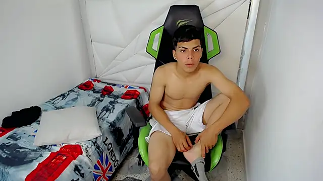 RyanFlirty webcam show