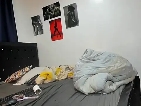 kinkykikie Adlı Modelin Canlı XXX Sohbeti