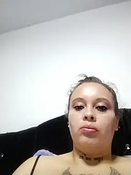 Онлайн чат XXX patty_squirt_
