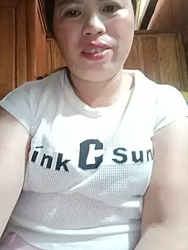 -Yeyi-'s Live XXX Chat