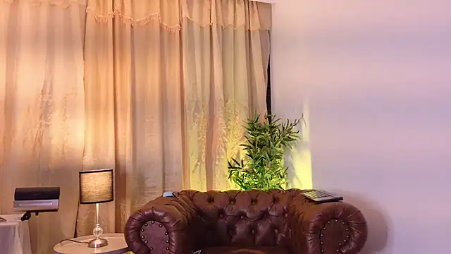OliverWyseのウェブカメラショー