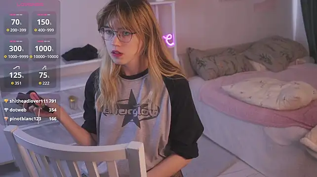 JanitaPhurrough's Live XXX Chat