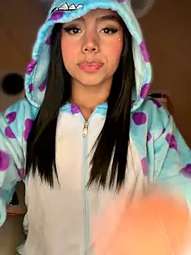 Laura-Khalifa Chat XXX in diretta