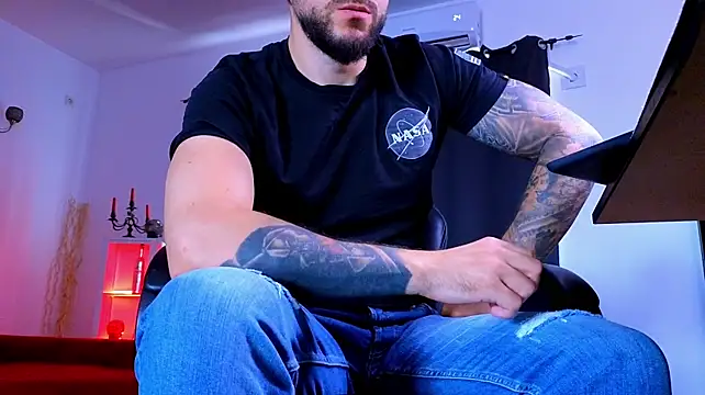MightyAaron66 Show Webcam