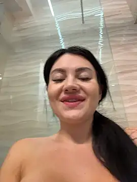 Wet__Bunny élő XXX-chatje