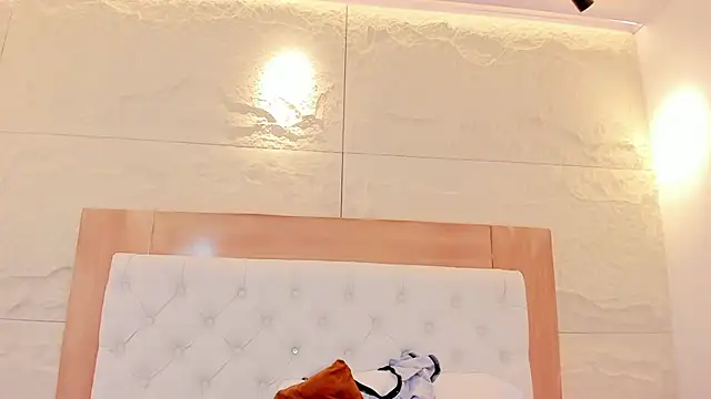 XXX chat uživo modela NINAMARTINS