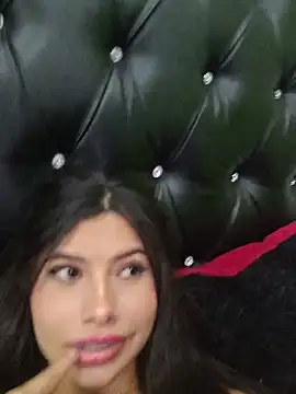 צ'אט XXX בשידור חי של kim_luna2