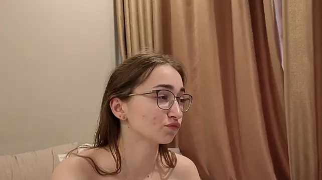PollyBeev's Live XXX Chat