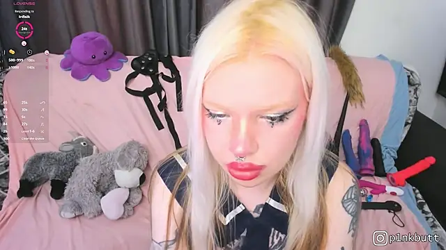 HelenGoat's Live XXX Chat