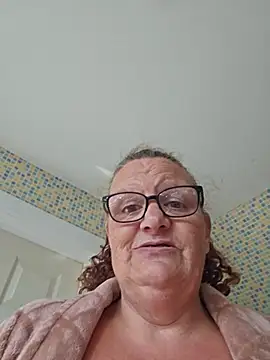 Show modela MissQueenBeex na web-kameri