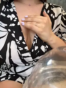 CrazyTori's Live XXX Chat