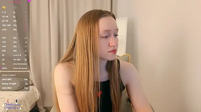 mowalova's Live XXX Chat