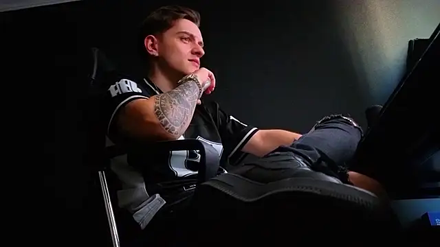 FelixStarkk Live XXX Chat