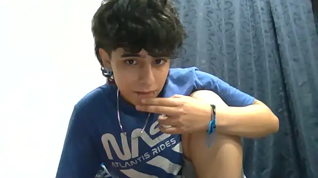 צ'אט XXX בשידור חי של LatinHeatX22