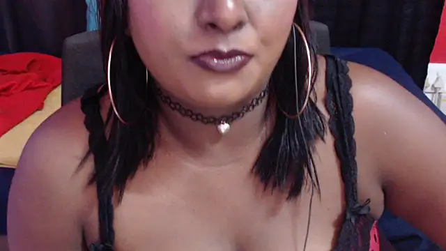צ'אט XXX בשידור חי של INDIANSIN2