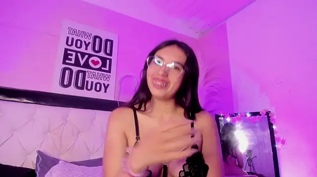 Valk_submissive Adlı Modelin Canlı XXX Sohbeti