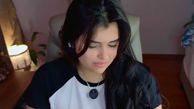 Nannicutee লাইভ XXX চ্যাট