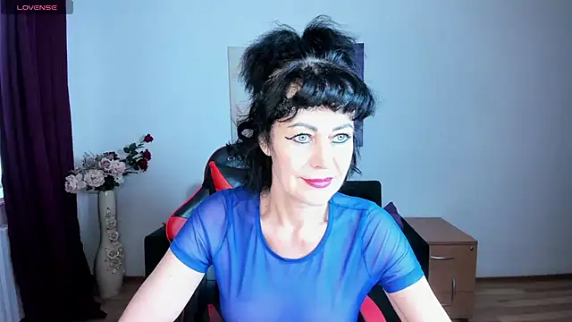 Онлайн чат XXX Silvia_Wallec