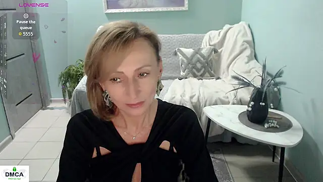 HornyMilf_777 Chat XXX live