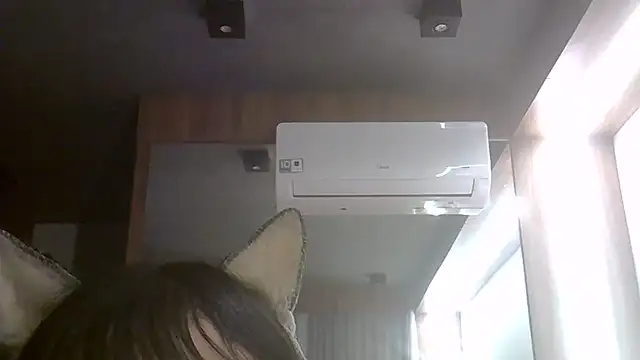 SkinnyKitten Pertunjukan Webcam