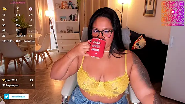 XXX chat uživo modela ItsmeDannax