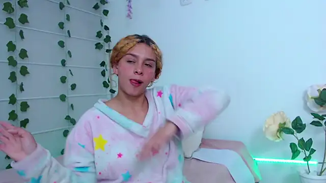 Онлайн чат XXX Sarabubbie