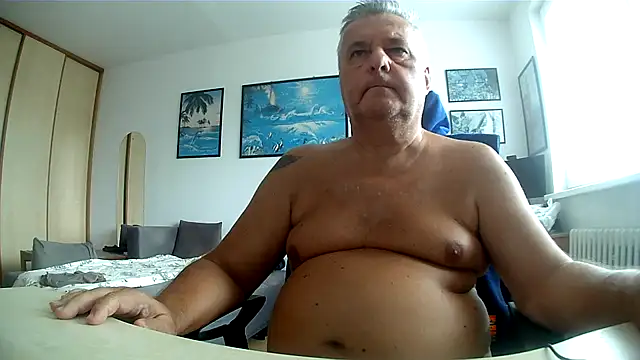 Chat XXX en directo de Robert_SK1