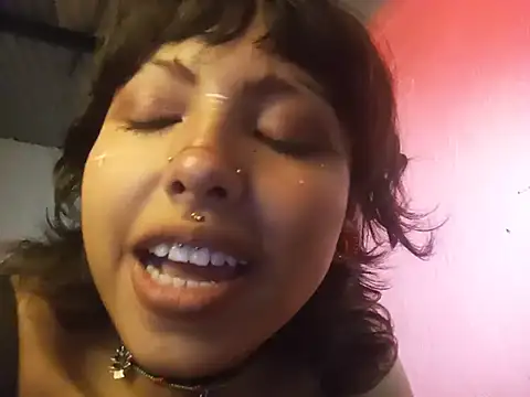צ'אט XXX בשידור חי של Little_siful_doll_08