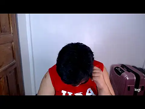 cutejohn: διαδικτυακό σόου στην κάμερα