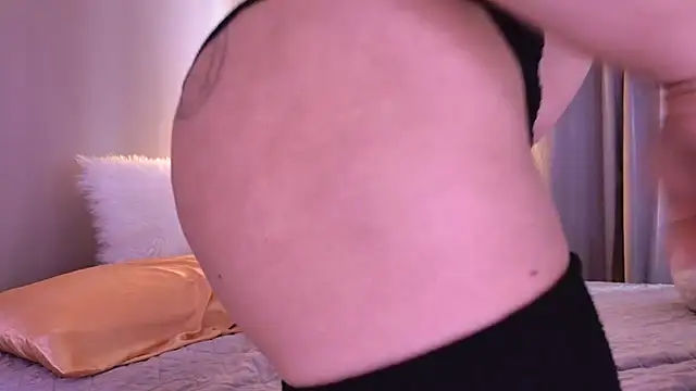 KatBigBum's Live XXX Chat