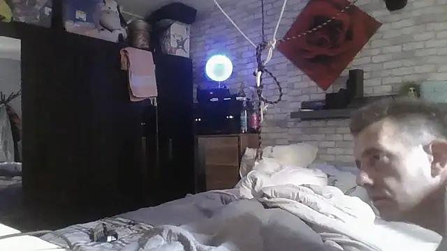 pietjebelxxkaar81xx's Live XXX Chat