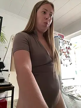 AlisaWhite – Naživo XXX chat