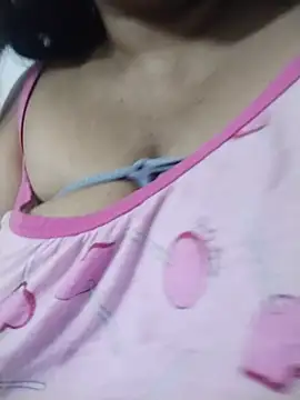 แชท XXX สดของ tharu_sweet