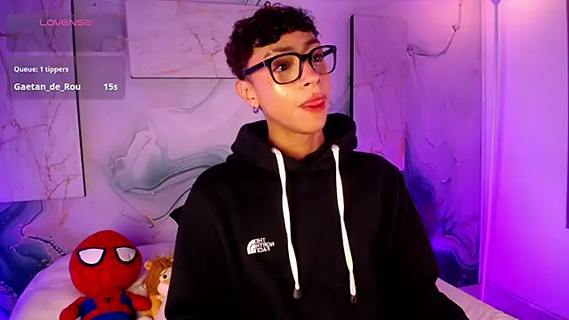 צ'אט XXX בשידור חי של Owen_JP