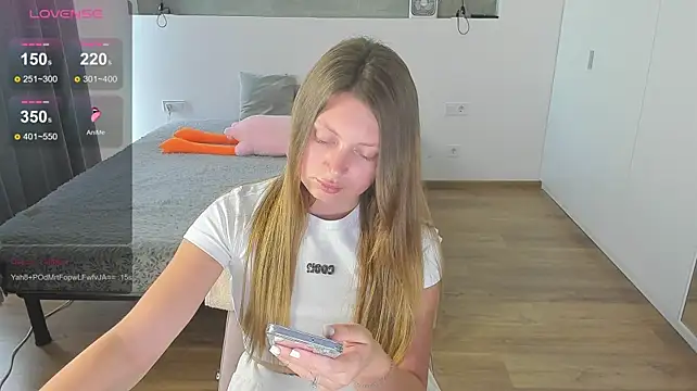 Kitkatvel's Live XXX Chat