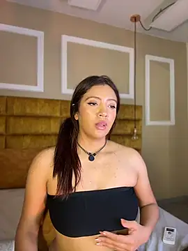 Czat XXX na żywo – Pushaina__1