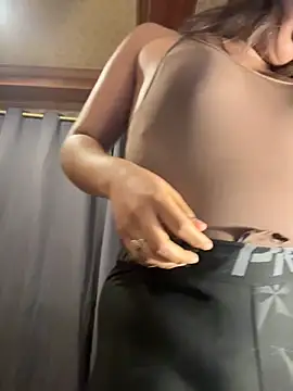 Show de hugecock_tamira na webcam