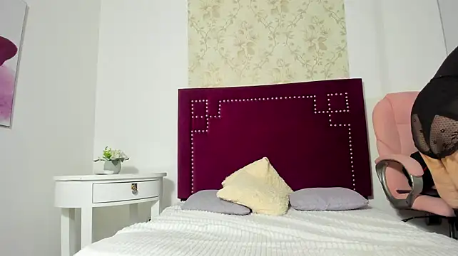 _Evalina_'s Live Chat Room