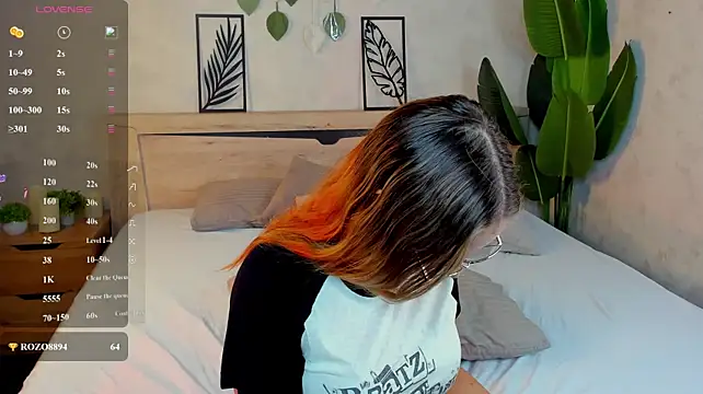 Chat XXX en directo de Miaa_Hill
