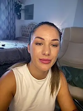 HotXMom_ Adlı Modelin Canlı XXX Sohbeti