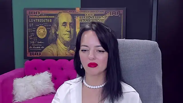 BellaRowan XXX чат на живо