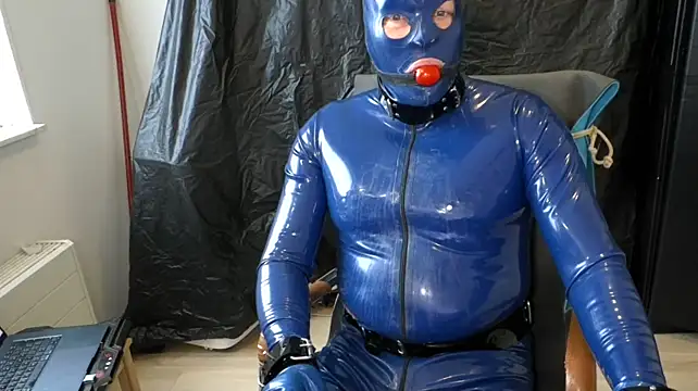 Webkamerová show latexslaveboy