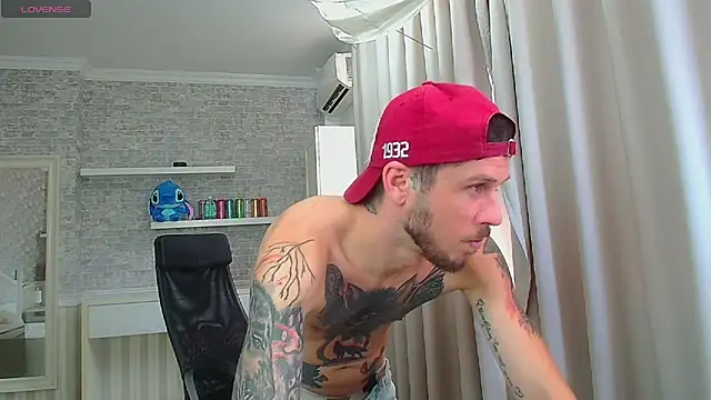JonahShaw Chat XXX in diretta